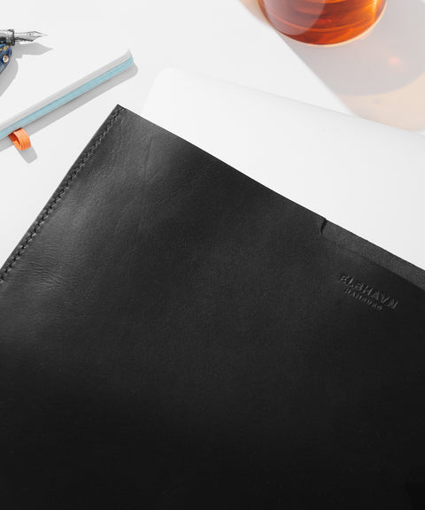Vacchetta Sleeve (Macbook Pro) · Black